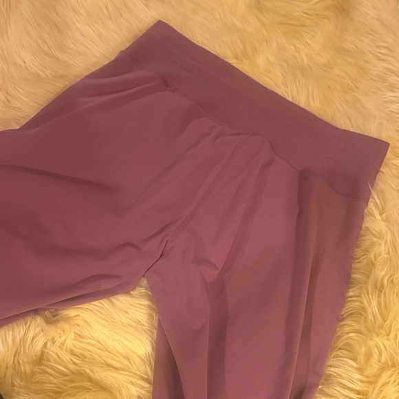 VUORI Daily Joggers ~ Rosewood - Picture 12 of 12